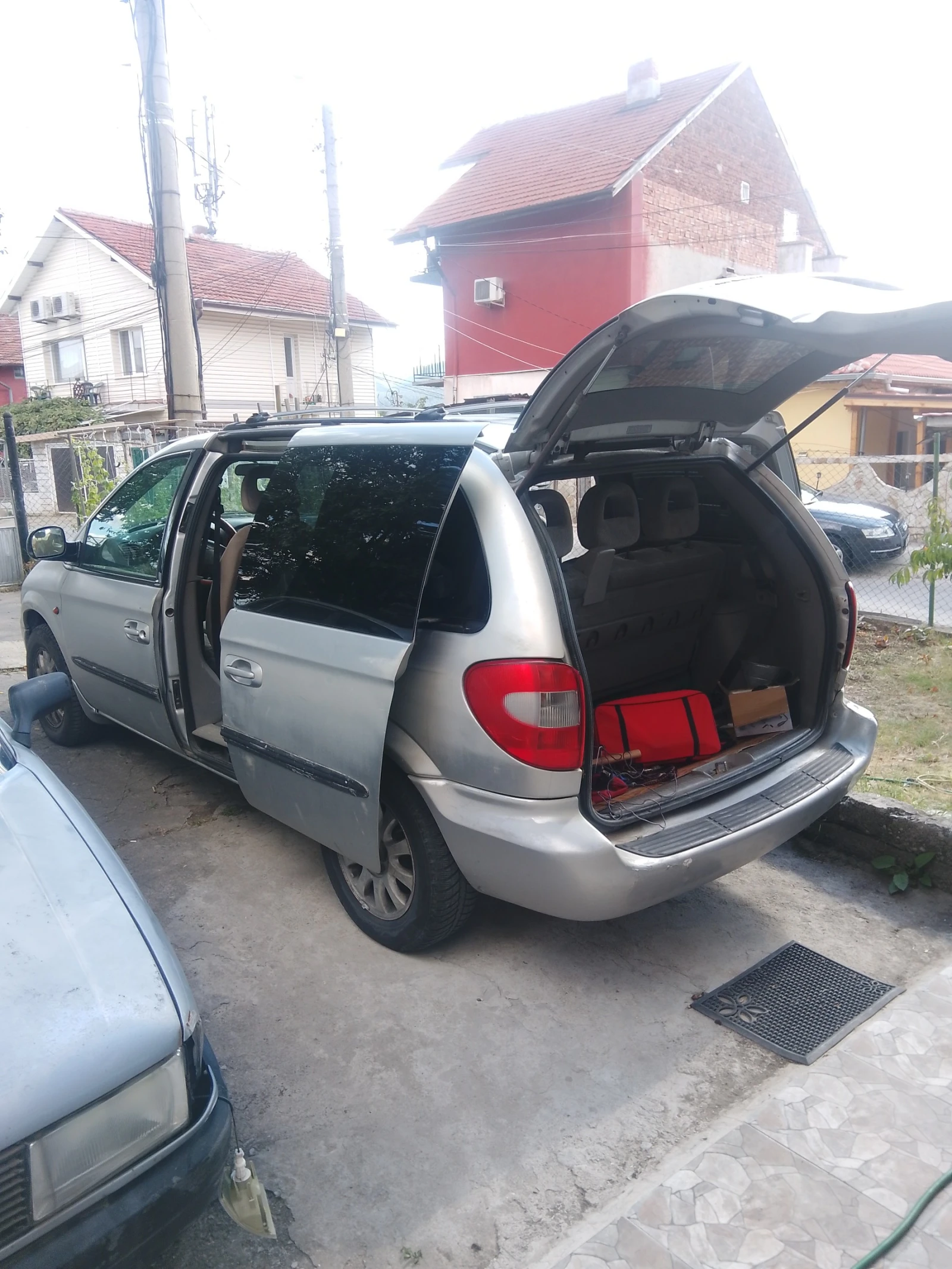 Chrysler Voyager undefined | Auto.bg — изображение 1 Chrysler Voyager undefined | Auto.bg — изображение 1