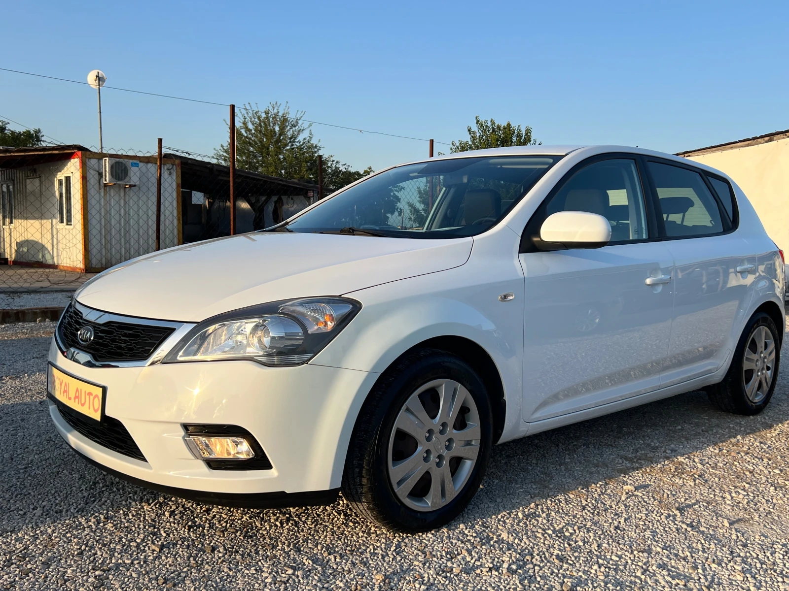 Kia Ceed ЛИЗИНГ-КЛИМАТРОНИК-ТОП | Auto.bg — изображение 1 Kia Ceed ЛИЗИНГ-КЛИМАТРОНИК-ТОП | Auto.bg — изображение 1