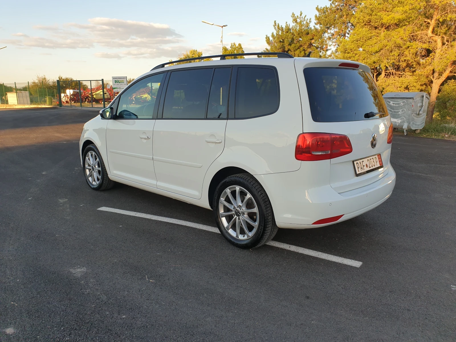 VW Touran 2.0 140кс.  6ск.DSG - изображение 5 | Auto.bg VW Touran 2.0 140кс.  6ск.DSG - изображение 5