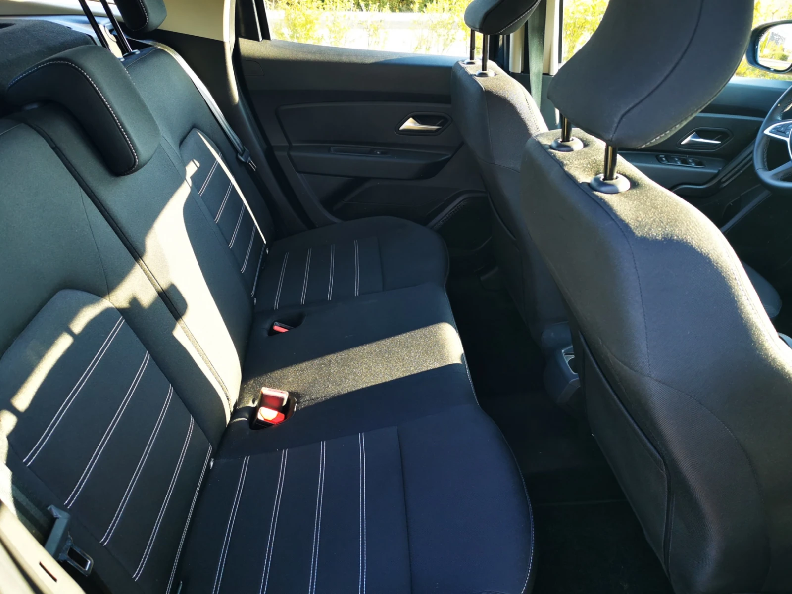 Dacia Duster 1999лв за получаване, 1.3TСe Comfort автоматик - изображение 10 | Auto.bg Dacia Duster 1999лв за получаване, 1.3TСe Comfort автоматик - изображение 10