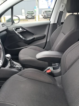 Peugeot 208 1.2 Tech edition | Auto.bg — изображение 11 Peugeot 208 1.2 Tech edition | Auto.bg — изображение 11