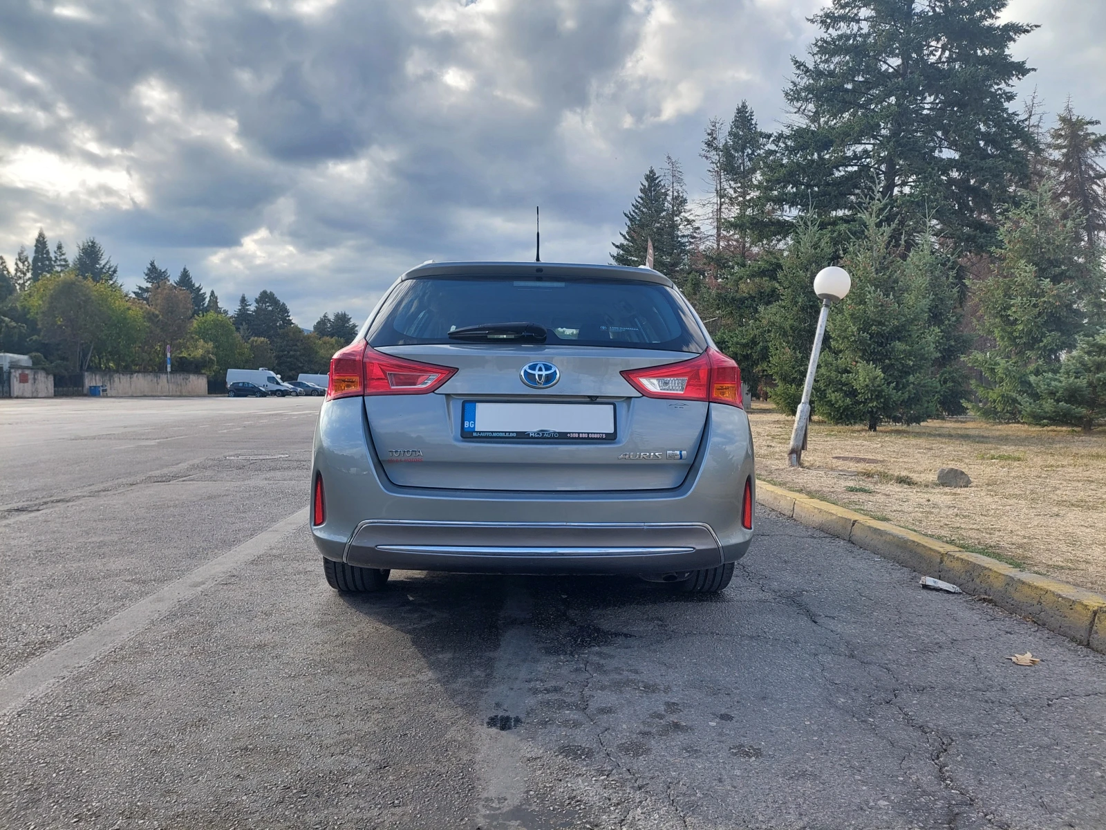 Toyota Auris 1, 8 Hybrid - изображение 6 | Auto.bg Toyota Auris 1, 8 Hybrid - изображение 6