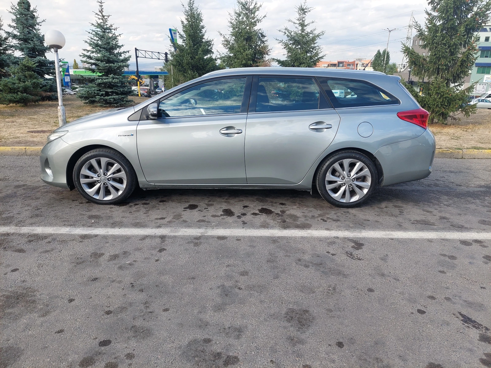 Toyota Auris 1, 8 Hybrid - изображение 10 | Auto.bg Toyota Auris 1, 8 Hybrid - изображение 10