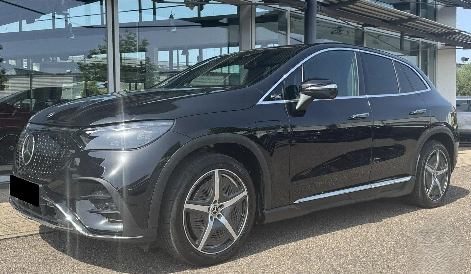 Mercedes-Benz EQE 500 SUV/AMG/4-MATIC/BURMESTER/PANO/360/KEYLESS/ - изображение 2 | Auto.bg Mercedes-Benz EQE 500 SUV/AMG/4-MATIC/BURMESTER/PANO/360/KEYLESS/ - изображение 2