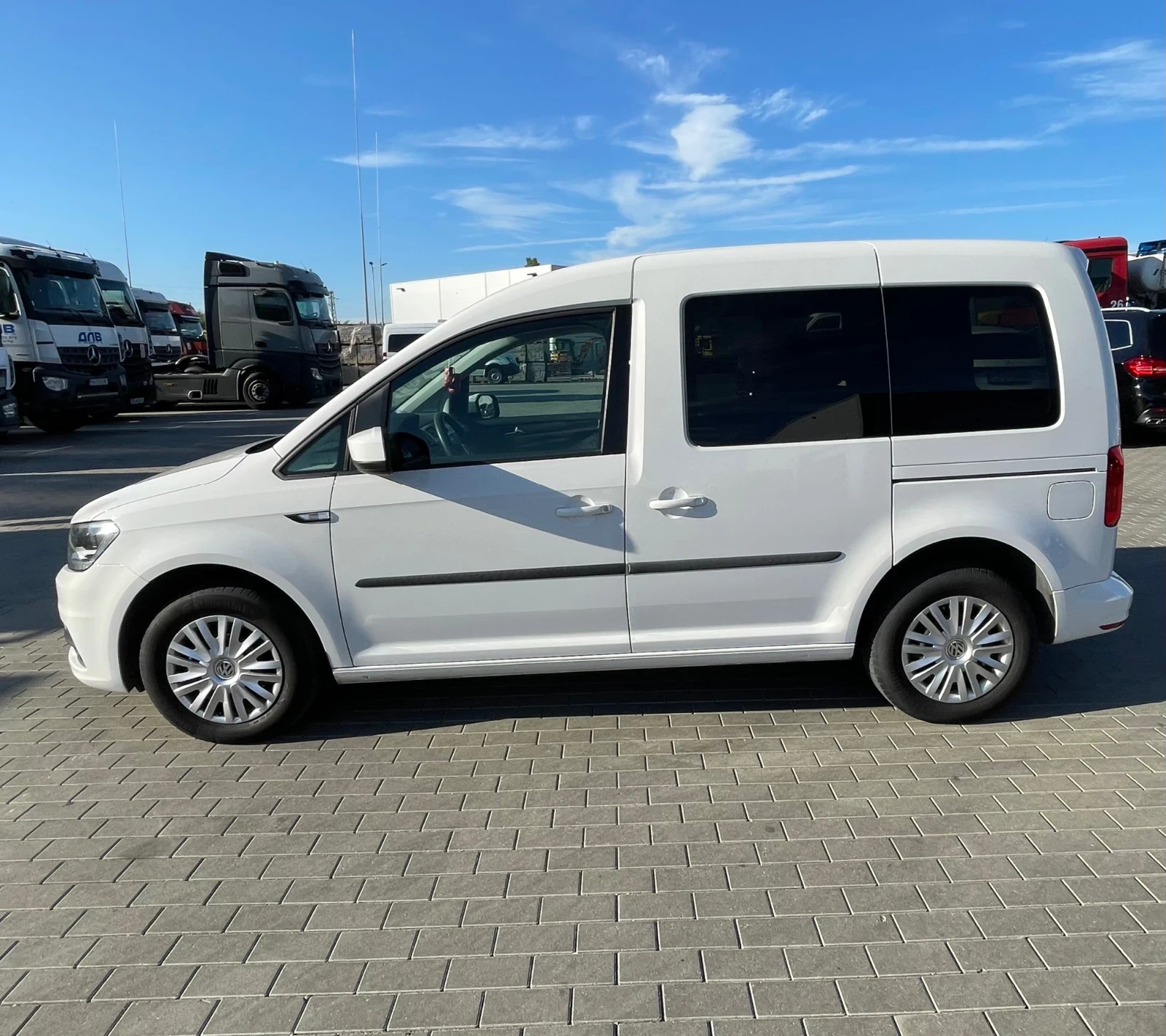 VW Caddy TGI BMT, 1, 4 / 81 kBt / 110 кс / 6М - изображение 6 | Auto.bg VW Caddy TGI BMT, 1, 4 / 81 kBt / 110 кс / 6М - изображение 6