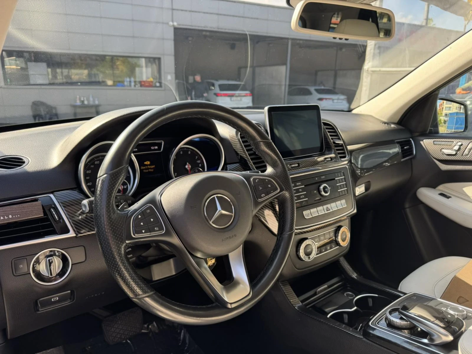 Mercedes-Benz GLE 350 CarPlay, Camera, AMG MENU, Keyless - изображение 8 | Auto.bg Mercedes-Benz GLE 350 CarPlay, Camera, AMG MENU, Keyless - изображение 8