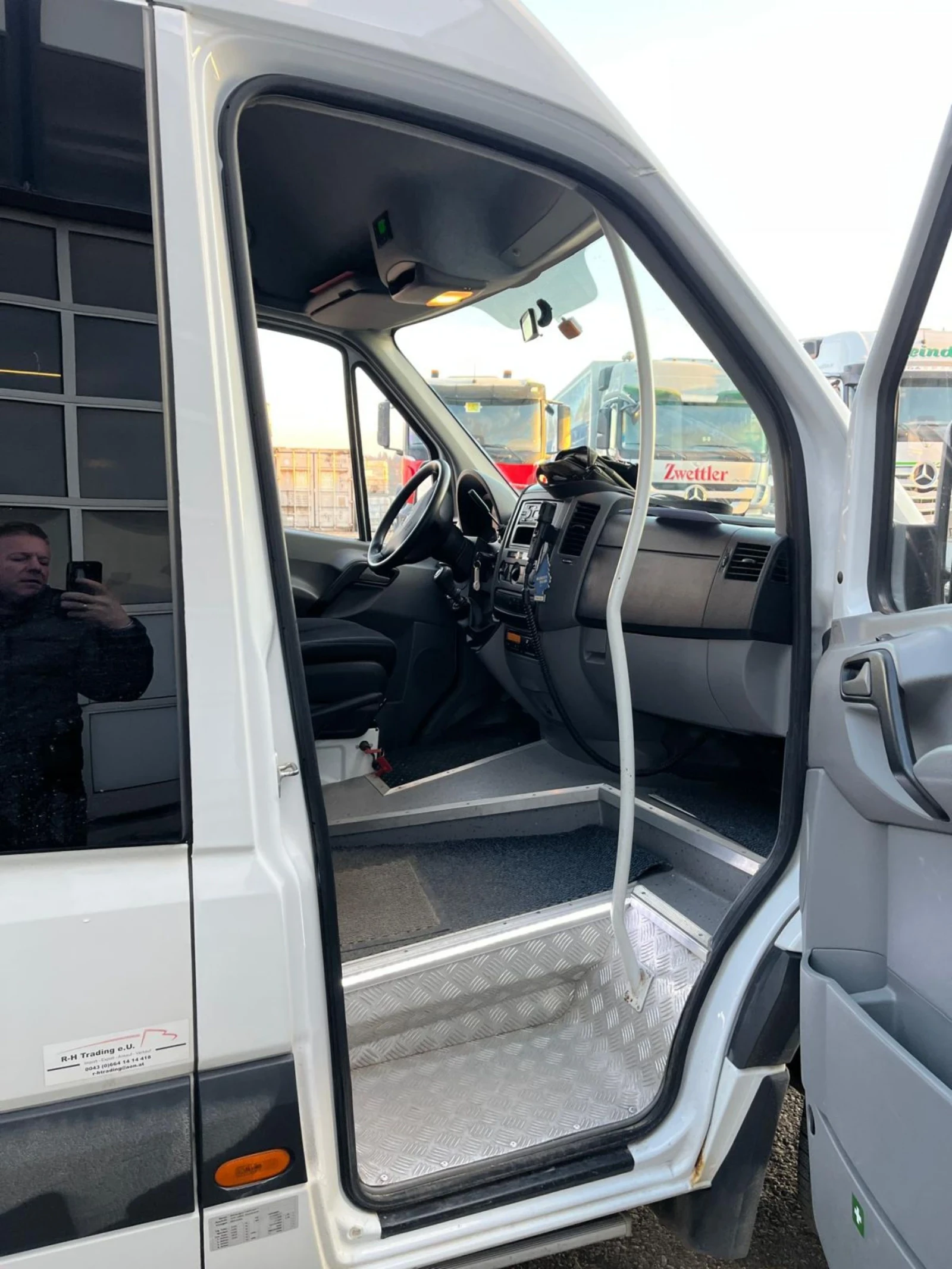 Mercedes-Benz Sprinter 19+ 1 МЕСТА - изображение 10 | Auto.bg Mercedes-Benz Sprinter 19+ 1 МЕСТА - изображение 10