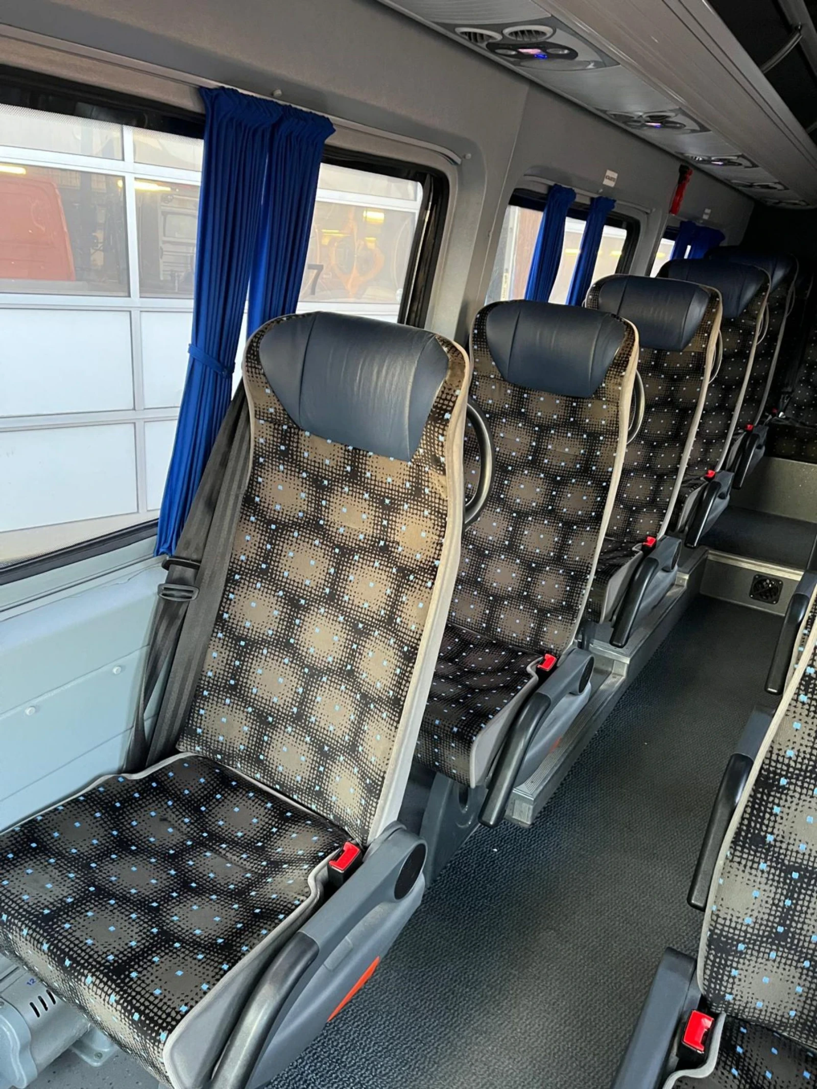 Mercedes-Benz Sprinter 19+ 1 МЕСТА - изображение 8 | Auto.bg Mercedes-Benz Sprinter 19+ 1 МЕСТА - изображение 8