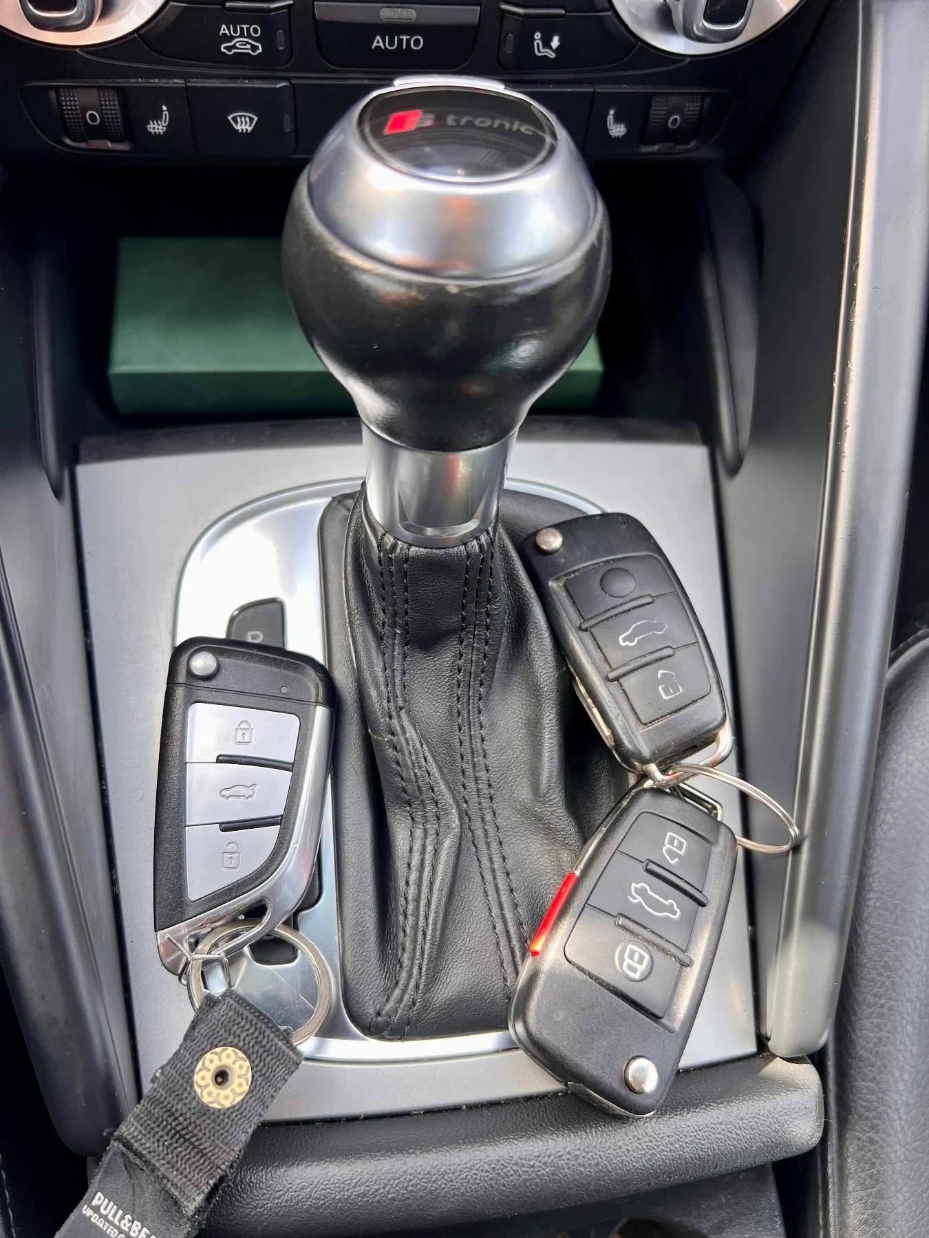 Audi A3 2.0TFSI 200hp Quattro 2011 DSG - изображение 4 | Auto.bg Audi A3 2.0TFSI 200hp Quattro 2011 DSG - изображение 4