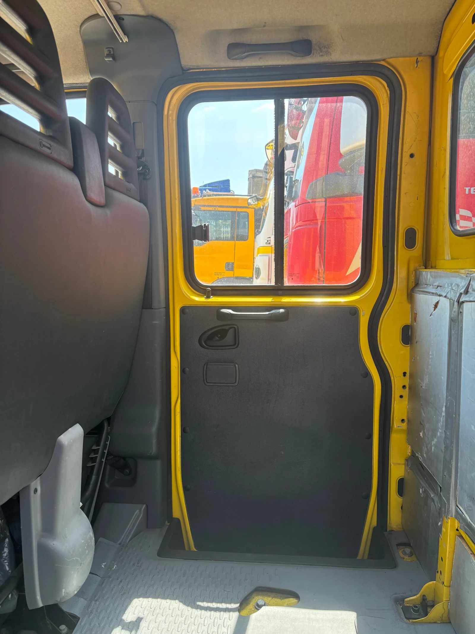 Автовишка Iveco Iveco 65c17d + вишка Nuova Sequani 11м бързосменна - изображение 10 | Auto.bg Автовишка Iveco Iveco 65c17d + вишка Nuova Sequani 11м бързосменна - изображение 10