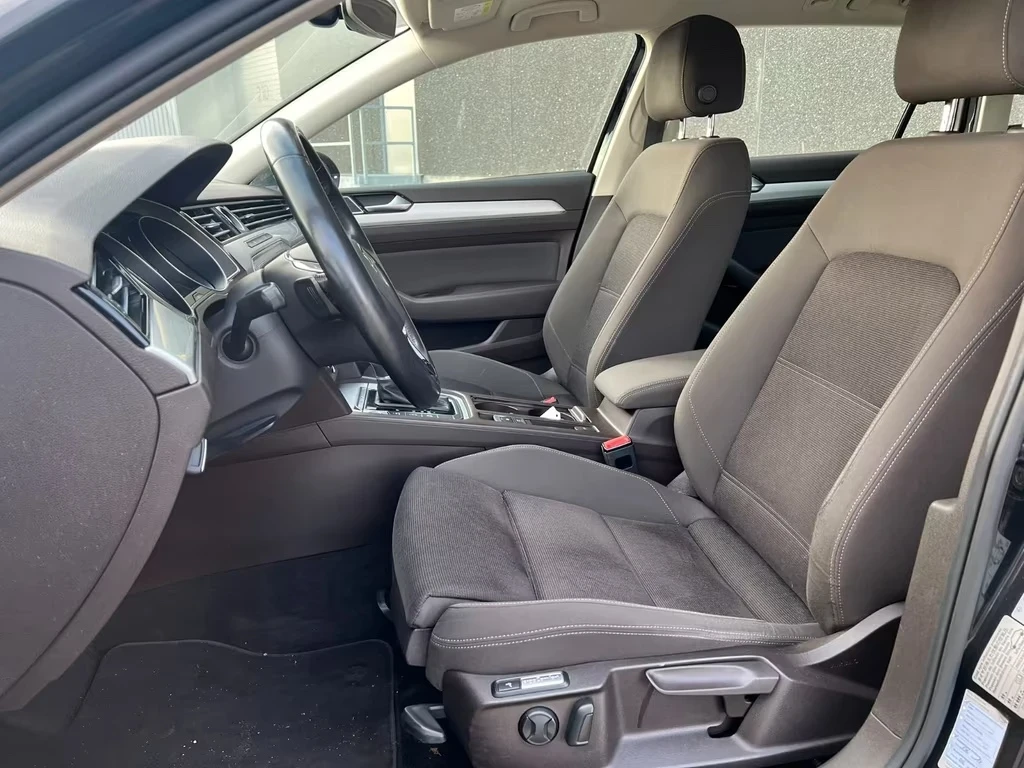 VW Passat 2.0 TDI Comfortline 239 hp 4Motion - изображение 5 | Auto.bg VW Passat 2.0 TDI Comfortline 239 hp 4Motion - изображение 5