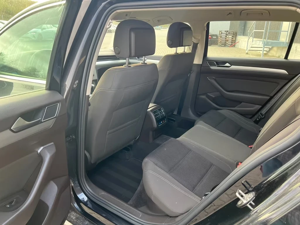 VW Passat 2.0 TDI Comfortline 239 hp 4Motion - изображение 7 | Auto.bg VW Passat 2.0 TDI Comfortline 239 hp 4Motion - изображение 7
