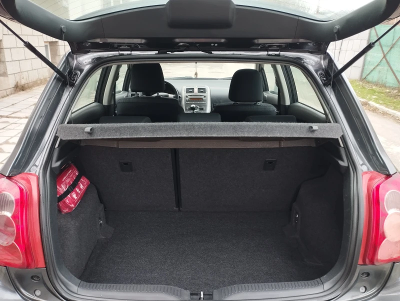 Toyota Auris 2.0 D4D - 6800 лв. / 3476.78 € - 17802777 1 | Car24.bg Toyota Auris 2.0 D4D - 6800 лв. / 3476.78 € - 17802777 1