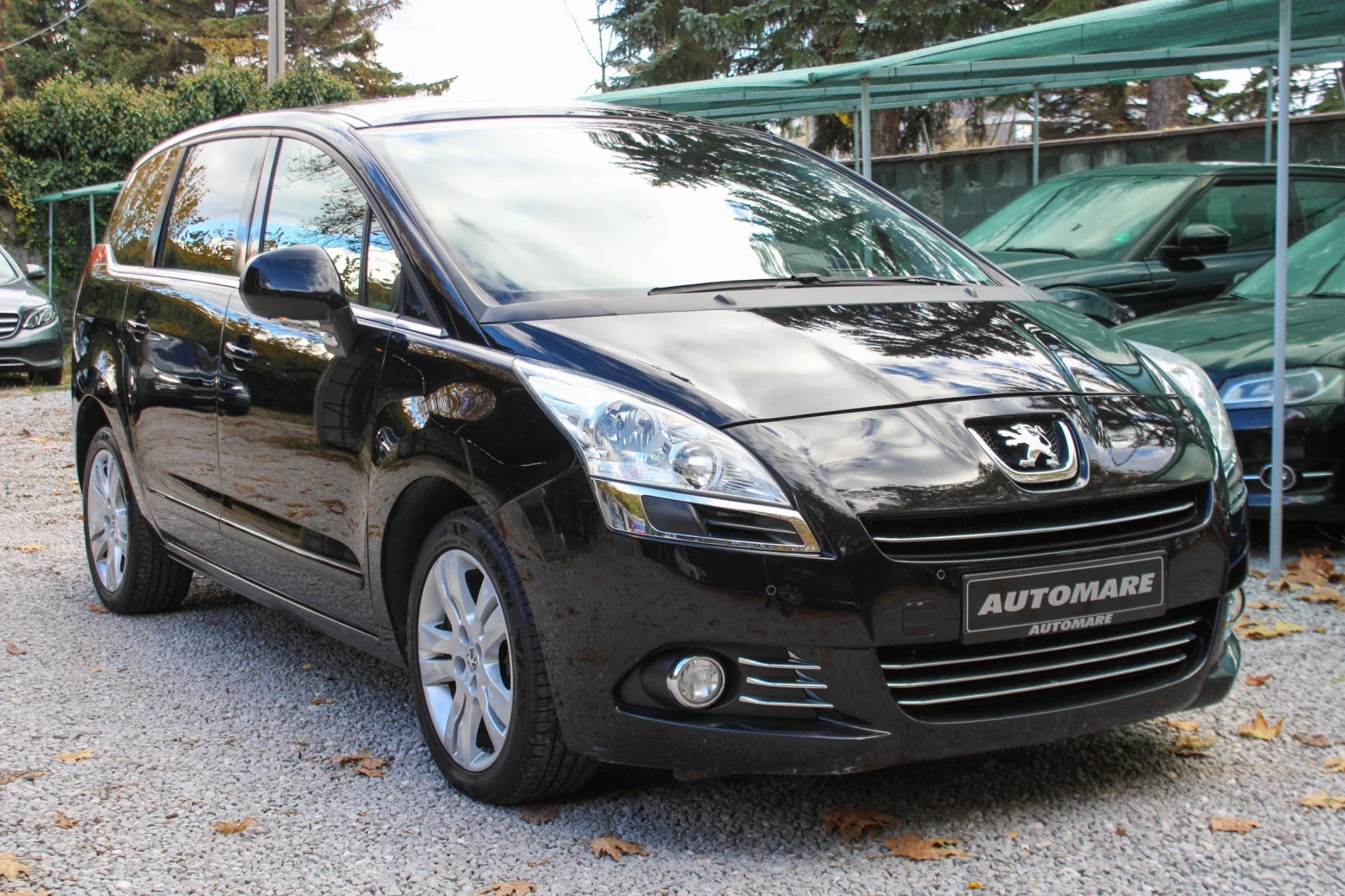 Peugeot 5008 1.6HDI / DISTRONIC / NAVI / HEAD UP - изображение 7 | Auto.bg Peugeot 5008 1.6HDI / DISTRONIC / NAVI / HEAD UP - изображение 7