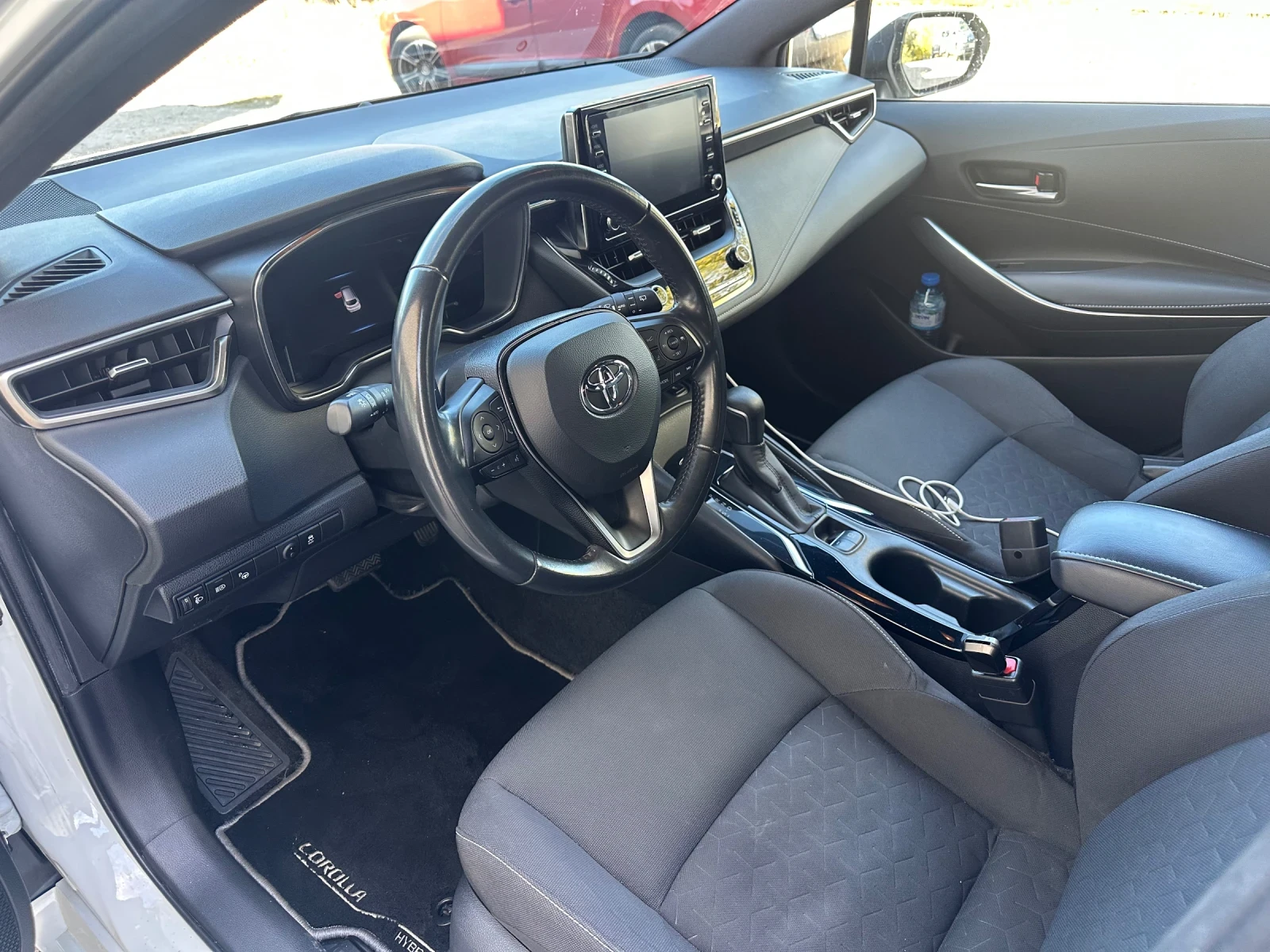 Toyota Corolla 2.0 Hybrid e-CVT - изображение 7 | Auto.bg Toyota Corolla 2.0 Hybrid e-CVT - изображение 7