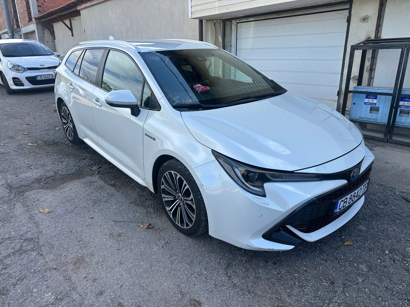 Toyota Corolla 2.0 Hybrid e-CVT - изображение 6 | Auto.bg Toyota Corolla 2.0 Hybrid e-CVT - изображение 6