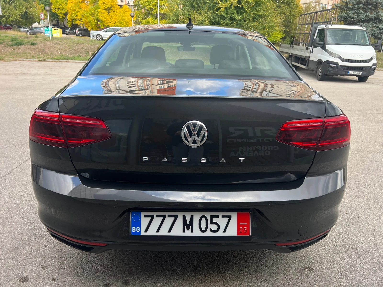VW Passat SCR /АВТОМАТ DSG / Matrix LED / ACC / Lane Ass - изображение 4 | Auto.bg VW Passat SCR /АВТОМАТ DSG / Matrix LED / ACC / Lane Ass - изображение 4