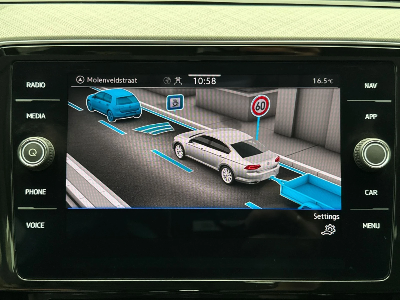 VW Passat SCR /АВТОМАТ DSG / Matrix LED / ACC / Lane Ass - изображение 10 | Auto.bg VW Passat SCR /АВТОМАТ DSG / Matrix LED / ACC / Lane Ass - изображение 10