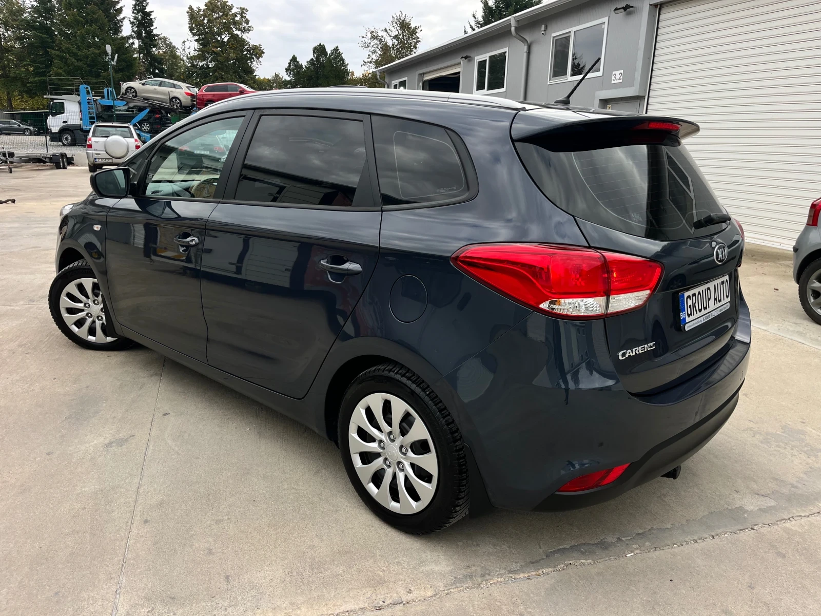 Kia Carens 1, 7CRDI-6+ 1/КАМЕРА/МЕДИЯ/ПОДГРЕВ/ТОП СЪСТОЯНИЕ! - изображение 5 | Auto.bg Kia Carens 1, 7CRDI-6+ 1/КАМЕРА/МЕДИЯ/ПОДГРЕВ/ТОП СЪСТОЯНИЕ! - изображение 5