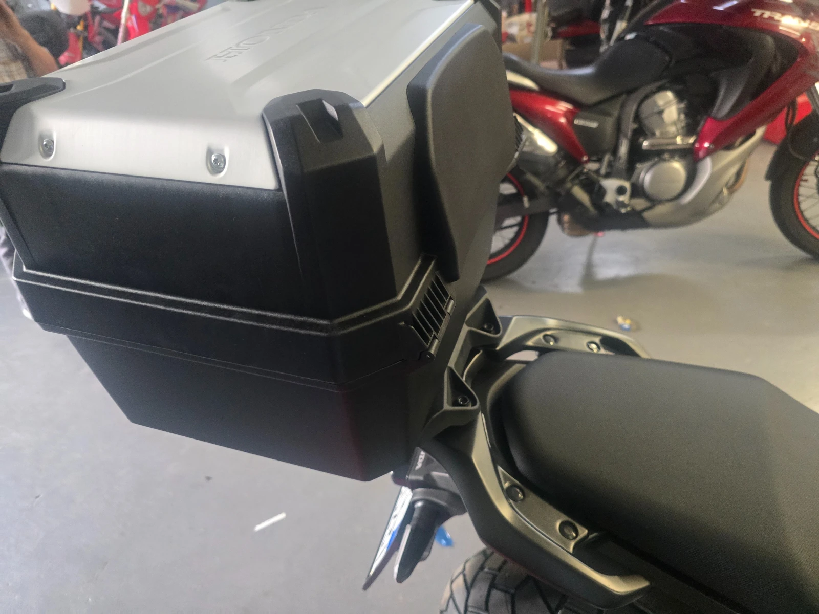 Honda Cb 500 NX500 2025!!km= 0!! Euro5+  - изображение 7 | Auto.bg Honda Cb 500 NX500 2025!!km= 0!! Euro5+  - изображение 7
