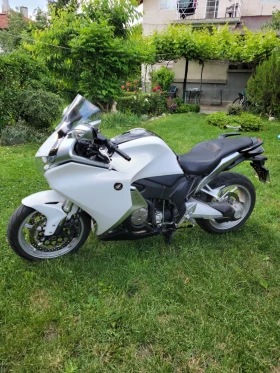 Honda Vfr 1200F | Auto.bg — изображение 3 Honda Vfr 1200F | Auto.bg — изображение 3