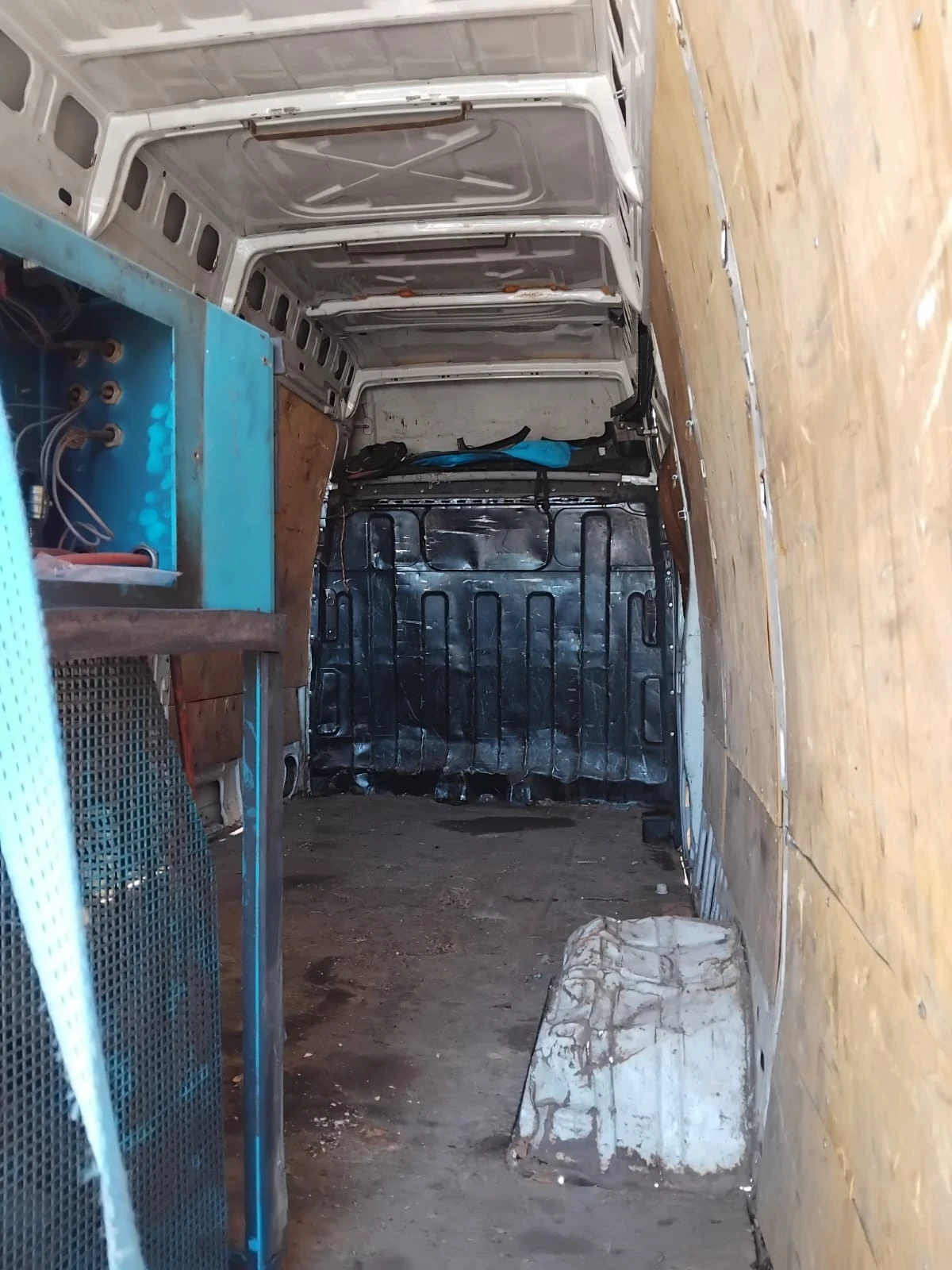 Iveco 35S18 65 C 18 - изображение 6 | Auto.bg Iveco 35S18 65 C 18 - изображение 6