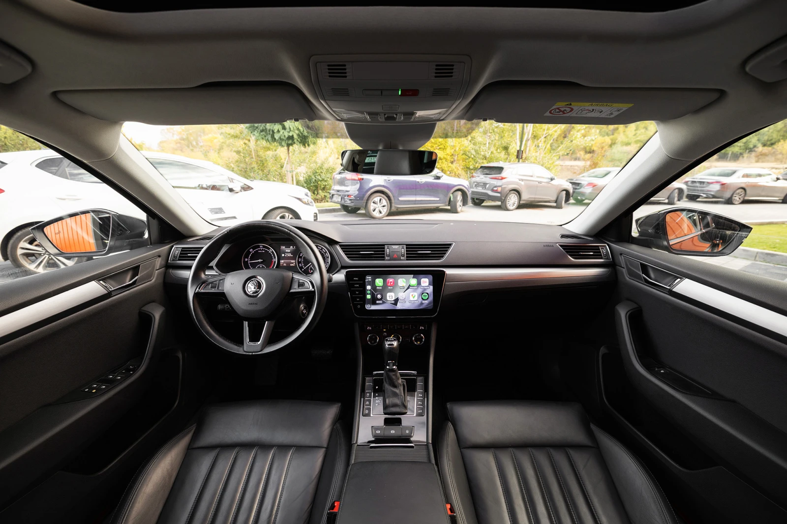 Skoda Superb 2.0 TDI * 4x4* PANORAMA* Apple Carplay* DISTRONIC* - изображение 9 | Auto.bg Skoda Superb 2.0 TDI * 4x4* PANORAMA* Apple Carplay* DISTRONIC* - изображение 9