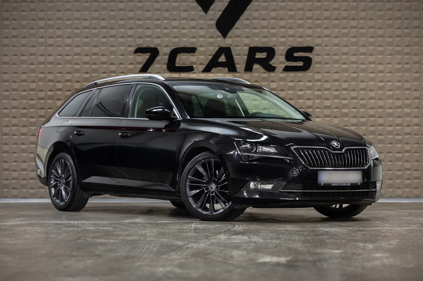 Skoda Superb 2.0 TDI * 4x4* PANORAMA* Apple Carplay* DISTRONIC* - изображение 2 | Auto.bg Skoda Superb 2.0 TDI * 4x4* PANORAMA* Apple Carplay* DISTRONIC* - изображение 2