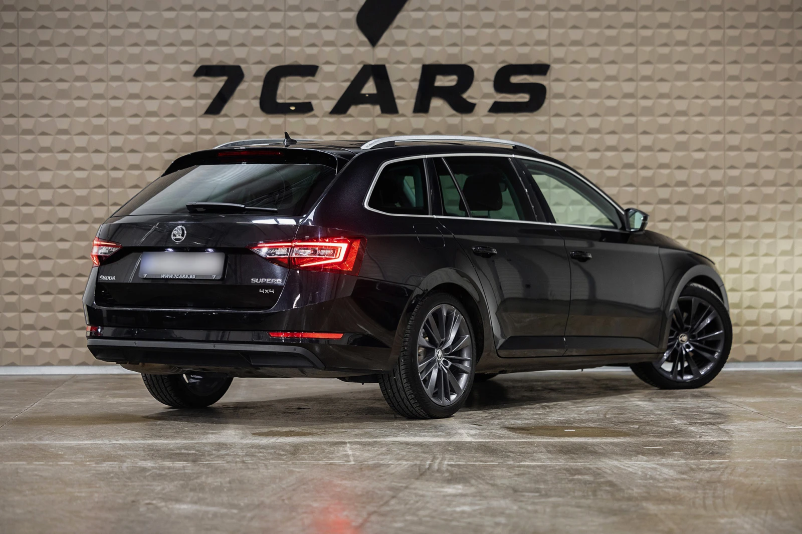 Skoda Superb 2.0 TDI * 4x4* PANORAMA* Apple Carplay* DISTRONIC* - изображение 5 | Auto.bg Skoda Superb 2.0 TDI * 4x4* PANORAMA* Apple Carplay* DISTRONIC* - изображение 5