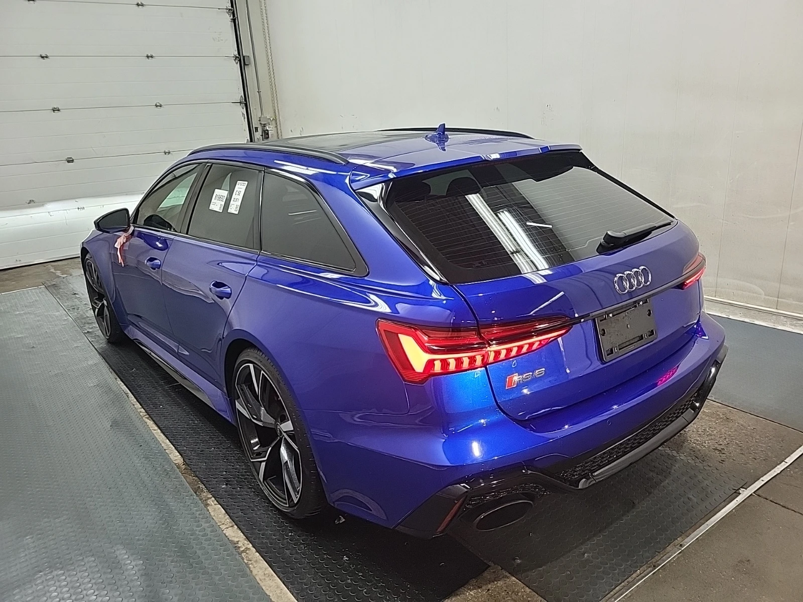 Audi Rs6 * CARFAX * БЕЗ ПЪРВОНАЧАЛНА ВНОСКА - изображение 6 | Auto.bg Audi Rs6 * CARFAX * БЕЗ ПЪРВОНАЧАЛНА ВНОСКА - изображение 6