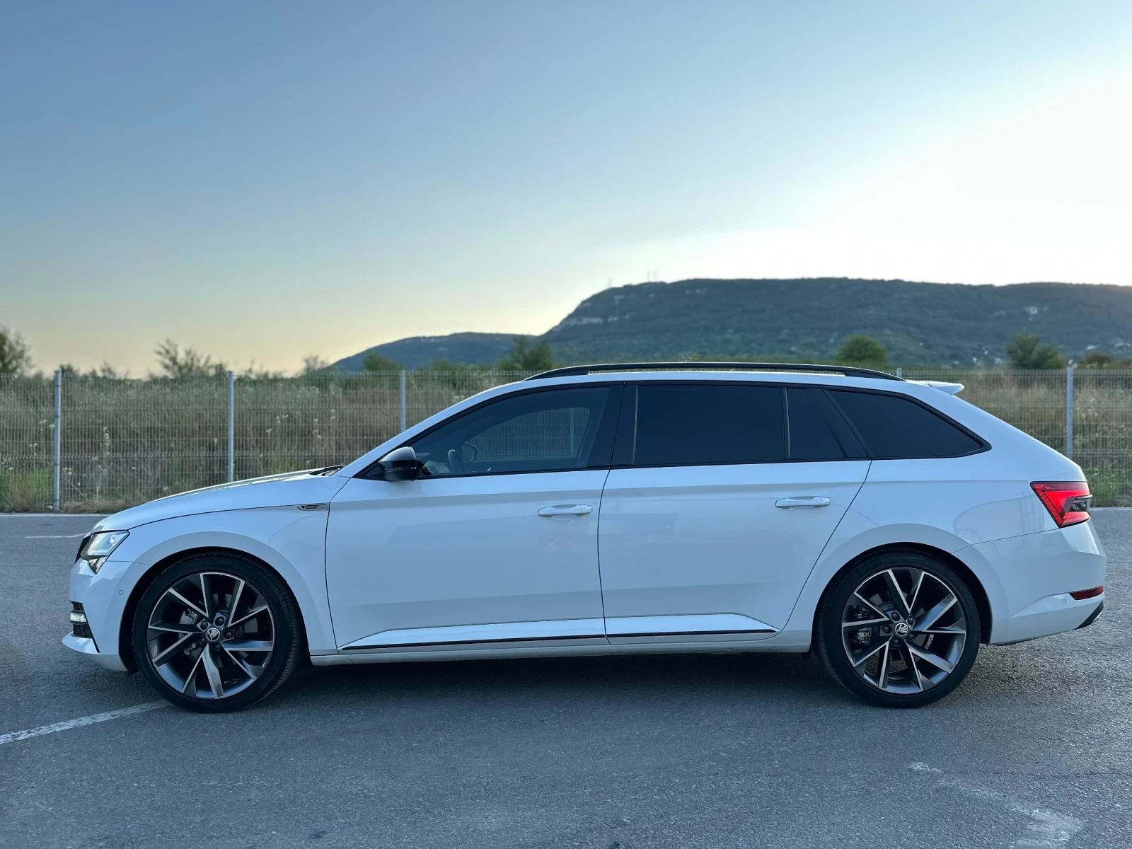 Skoda Superb 2.0TDI DSG 4x4 SPORT LINE/FULL/SWISS - изображение 7 | Auto.bg Skoda Superb 2.0TDI DSG 4x4 SPORT LINE/FULL/SWISS - изображение 7