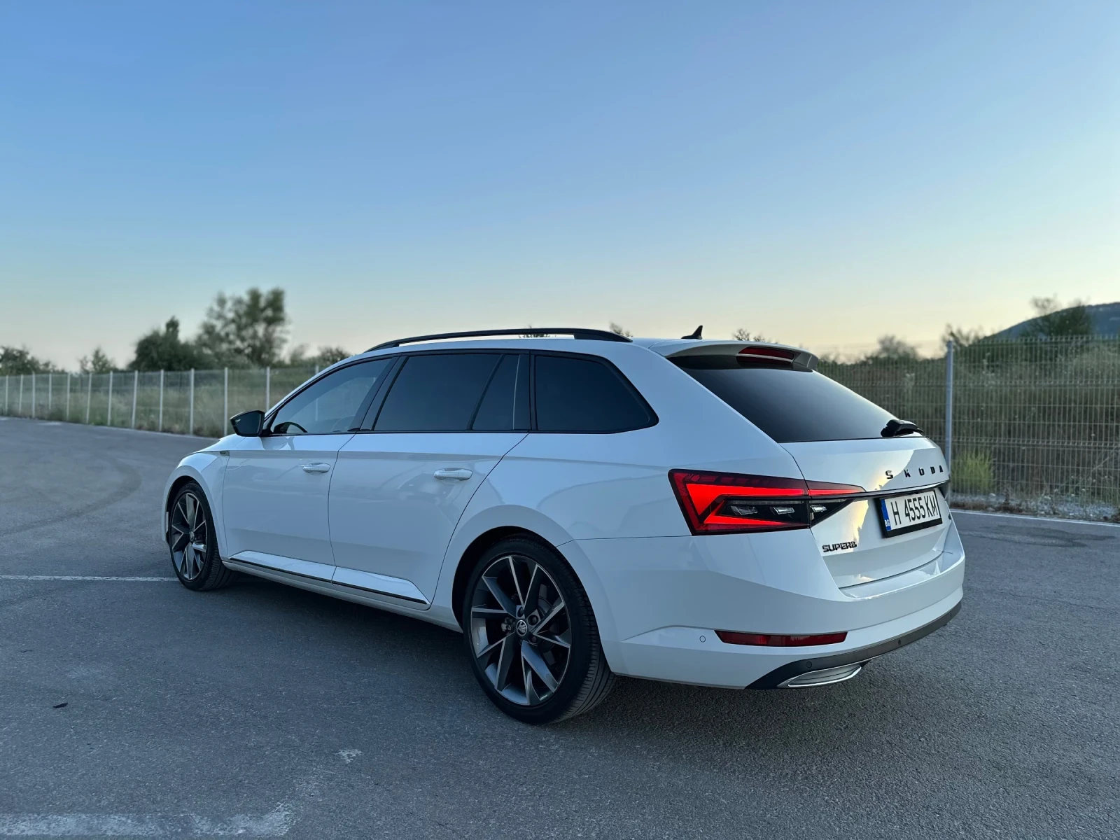 Skoda Superb 2.0TDI DSG 4x4 SPORT LINE/FULL/SWISS - изображение 4 | Auto.bg Skoda Superb 2.0TDI DSG 4x4 SPORT LINE/FULL/SWISS - изображение 4