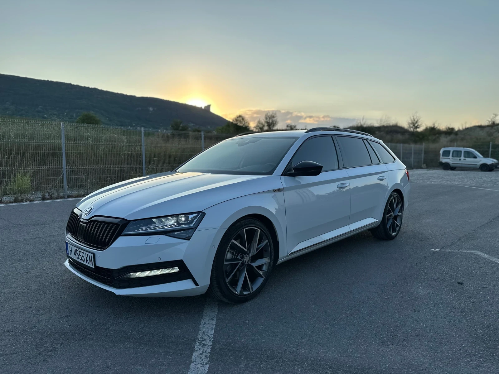 Skoda Superb 2.0TDI DSG 4x4 SPORT LINE/FULL/SWISS - изображение 3 | Auto.bg Skoda Superb 2.0TDI DSG 4x4 SPORT LINE/FULL/SWISS - изображение 3