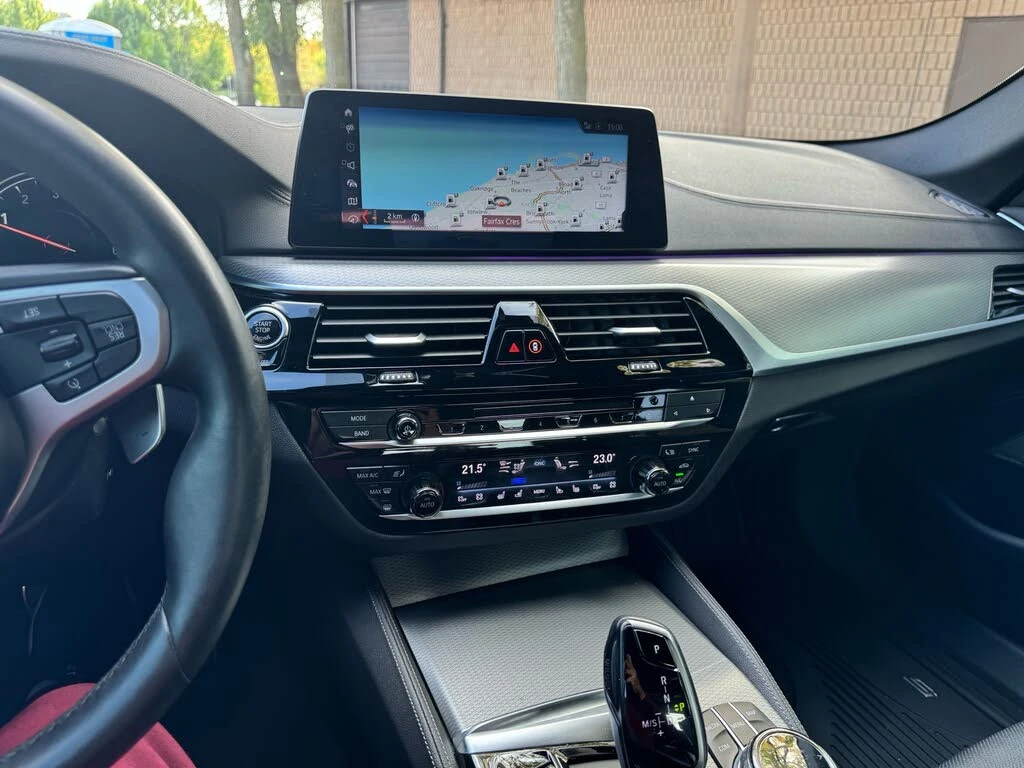 BMW 550 M550I HARMAN/KARDON* BLINDSPOT* HEAD-UP* CARPLAY*  - изображение 9 | Auto.bg BMW 550 M550I HARMAN/KARDON* BLINDSPOT* HEAD-UP* CARPLAY*  - изображение 9