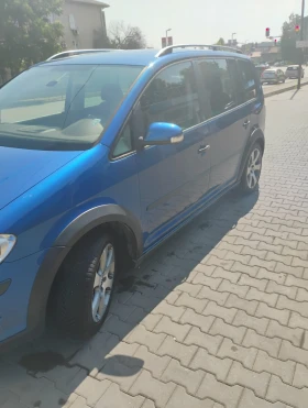 VW Touran 2.0 TDI 140 | Auto.bg — изображение 3 VW Touran 2.0 TDI 140 | Auto.bg — изображение 3