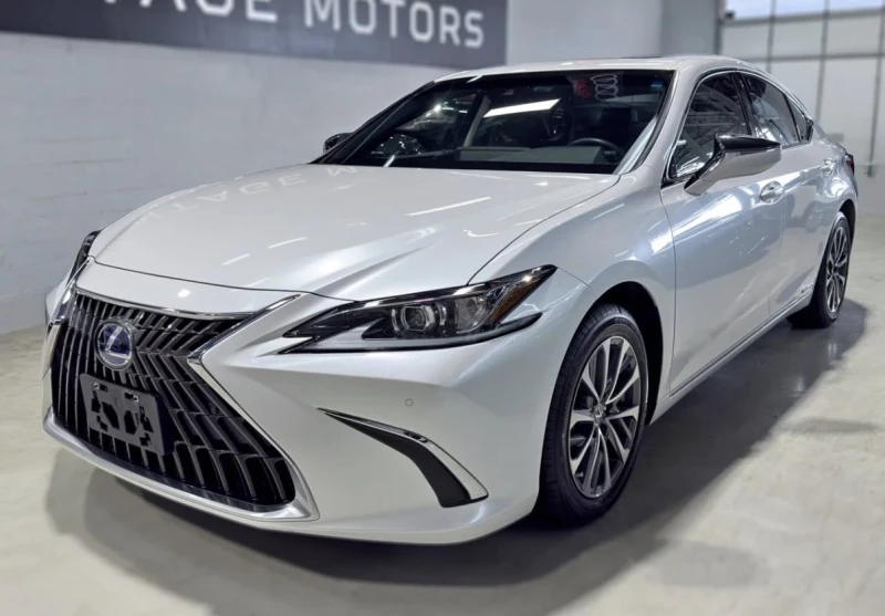 Lexus ES 300 HYBRID | ОБДУХВАНЕ | FACELIFT | HUD | 360 | CARFAX - 28999 € - 91529880 1 | Car24.bg Lexus ES 300 HYBRID | ОБДУХВАНЕ | FACELIFT | HUD | 360 | CARFAX - 28999 € - 91529880 1