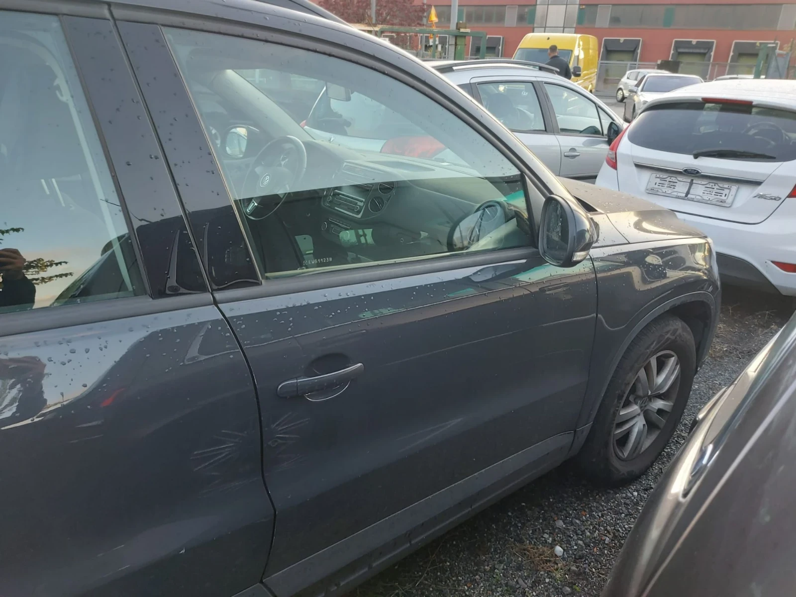 VW Tiguan ОЧАКВАН ВНОС ИТАЛИЯ/2.0TDI/БЕЗ ЗАБЕЛЕЖКИ/ - изображение 4 | Auto.bg VW Tiguan ОЧАКВАН ВНОС ИТАЛИЯ/2.0TDI/БЕЗ ЗАБЕЛЕЖКИ/ - изображение 4