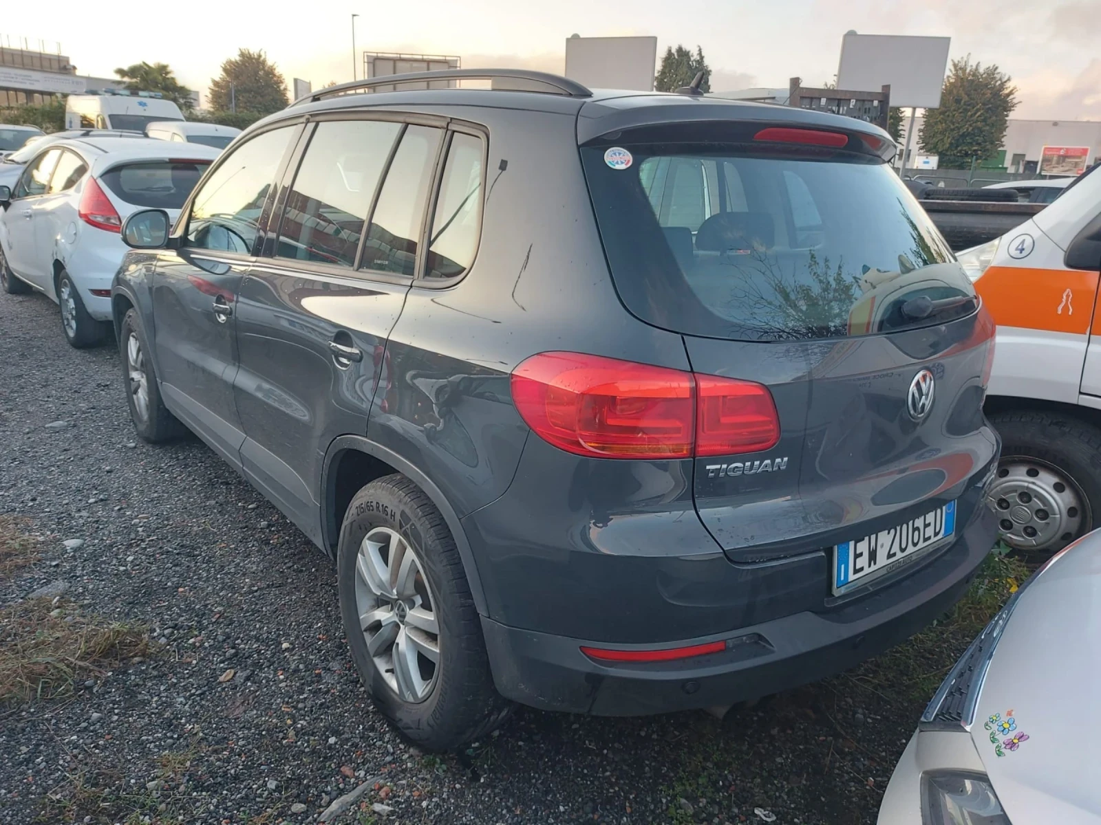 VW Tiguan ОЧАКВАН ВНОС ИТАЛИЯ/2.0TDI/БЕЗ ЗАБЕЛЕЖКИ/ - изображение 5 | Auto.bg VW Tiguan ОЧАКВАН ВНОС ИТАЛИЯ/2.0TDI/БЕЗ ЗАБЕЛЕЖКИ/ - изображение 5