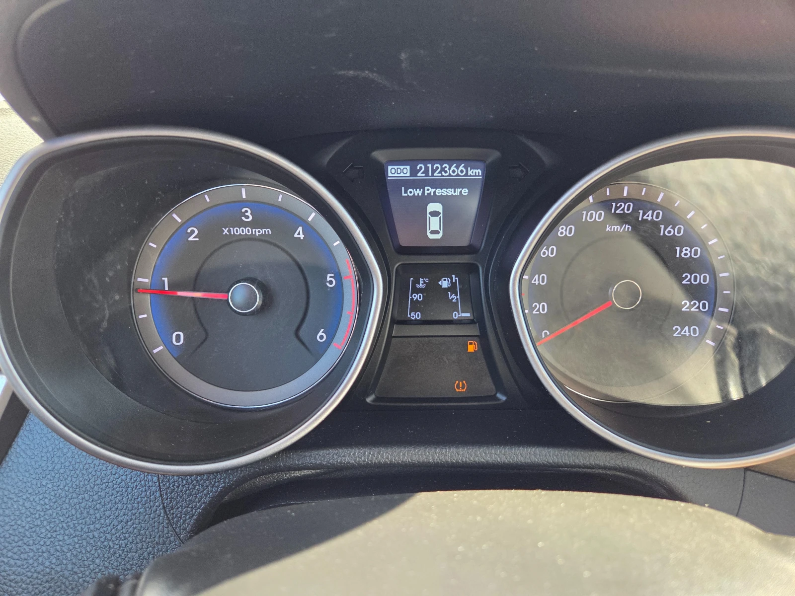 Hyundai I30 1.6d-Евро-6 - изображение 9 | Auto.bg Hyundai I30 1.6d-Евро-6 - изображение 9