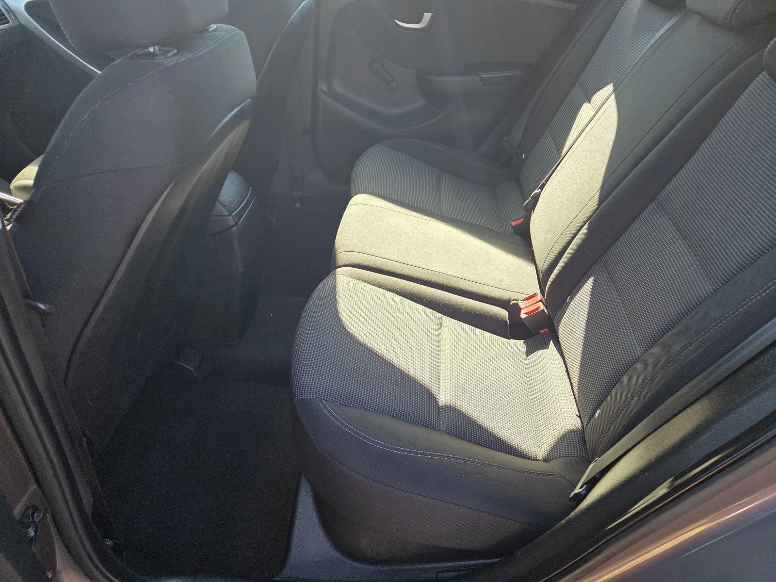 Hyundai I30 1.6d-Евро-6 - изображение 7 | Auto.bg Hyundai I30 1.6d-Евро-6 - изображение 7