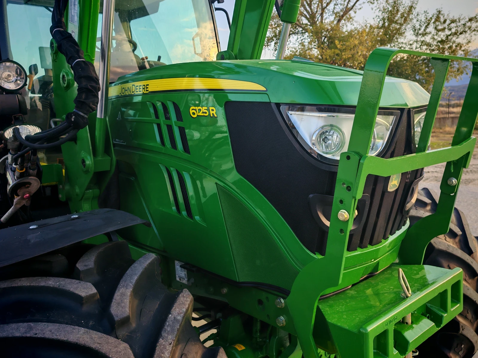 Трактор John Deere 6125R лизинг с първоначална вноска 20 % - изображение 4 | Auto.bg Трактор John Deere 6125R лизинг с първоначална вноска 20 % - изображение 4