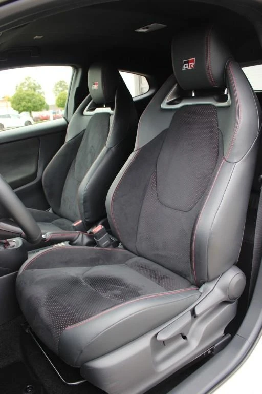 Toyota Yaris GR-FOUR LED CAMERA KEYLESS ACC - изображение 7 | Auto.bg Toyota Yaris GR-FOUR LED CAMERA KEYLESS ACC - изображение 7