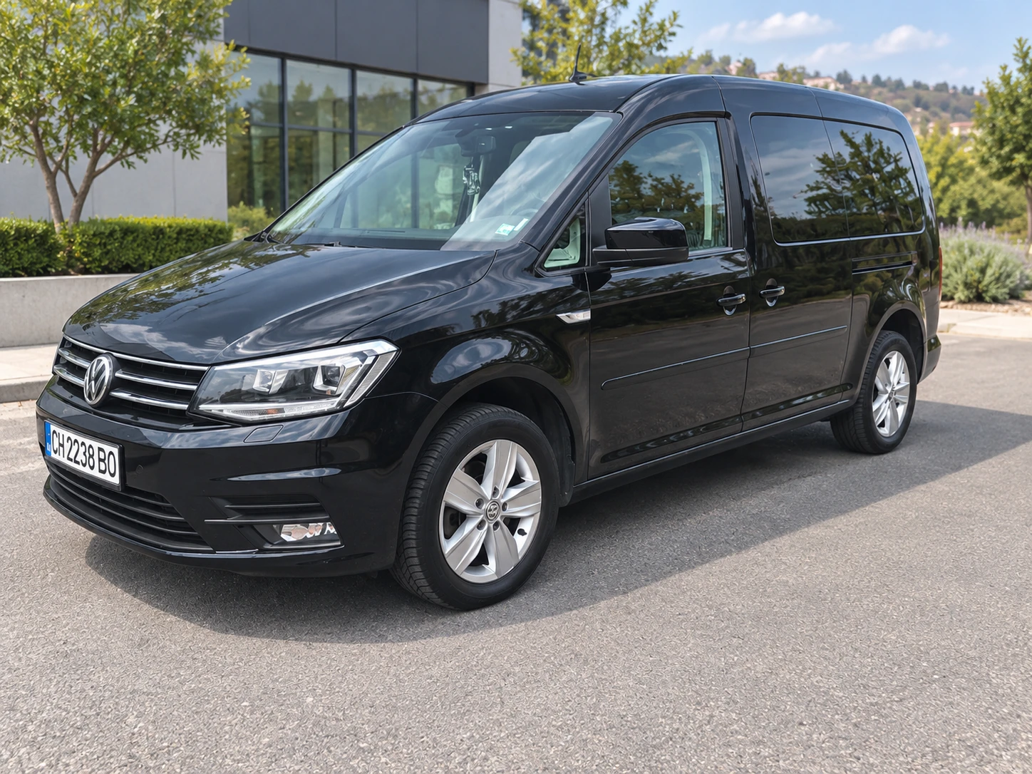 VW Caddy Maxi | Auto.bg — изображение 1 VW Caddy Maxi | Auto.bg — изображение 1