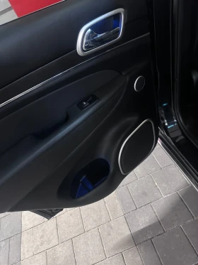 Jeep Grand cherokee 5.7 Hemi Summit - 35999 лв. / 18406.00 € - 34524619 9 | Car24.bg Jeep Grand cherokee 5.7 Hemi Summit - 35999 лв. / 18406.00 € - 34524619 9