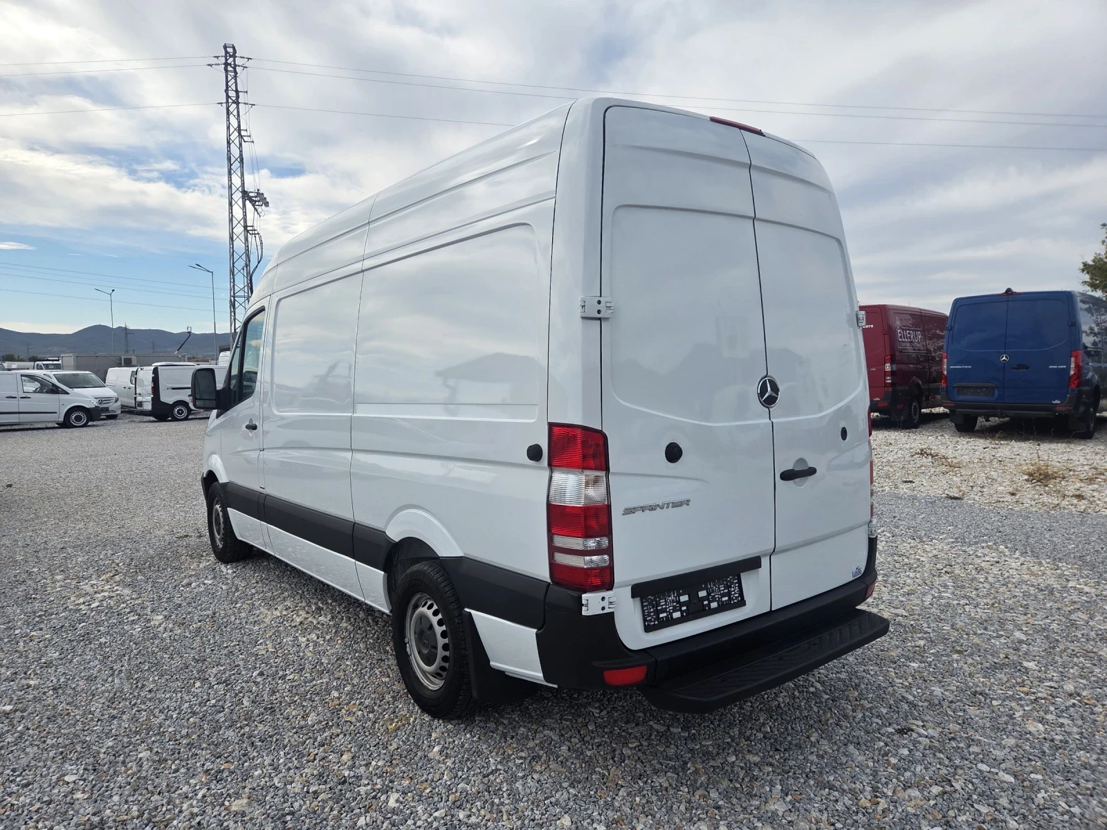 Mercedes-Benz Sprinter 316 CDI, ХЛАДИЛЕН, Темпомат, Климатик - изображение 3 | Auto.bg Mercedes-Benz Sprinter 316 CDI, ХЛАДИЛЕН, Темпомат, Климатик - изображение 3