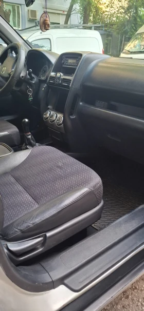 Honda Cr-v Бензин 2000/150/4?4 | Auto.bg — изображение 12 Honda Cr-v Бензин 2000/150/4?4 | Auto.bg — изображение 12