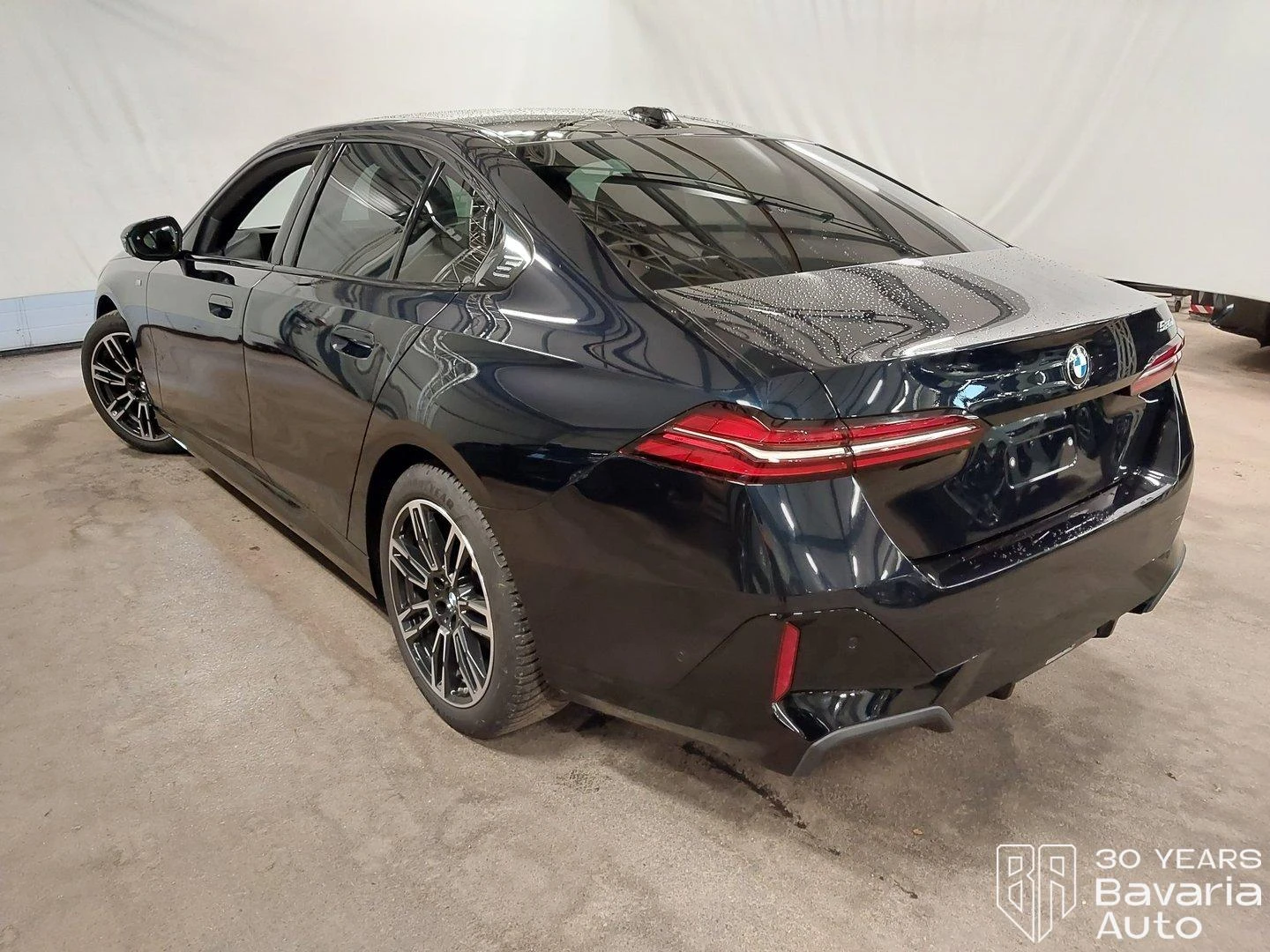 BMW 520 d M Sport Paket Steptronic - изображение 2 | Auto.bg BMW 520 d M Sport Paket Steptronic - изображение 2