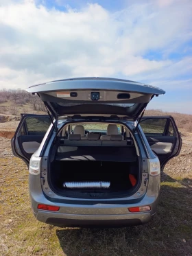 Mitsubishi Outlander PLUG-IN HYBRID 4x4 | Auto.bg — изображение 8 Mitsubishi Outlander PLUG-IN HYBRID 4x4 | Auto.bg — изображение 8