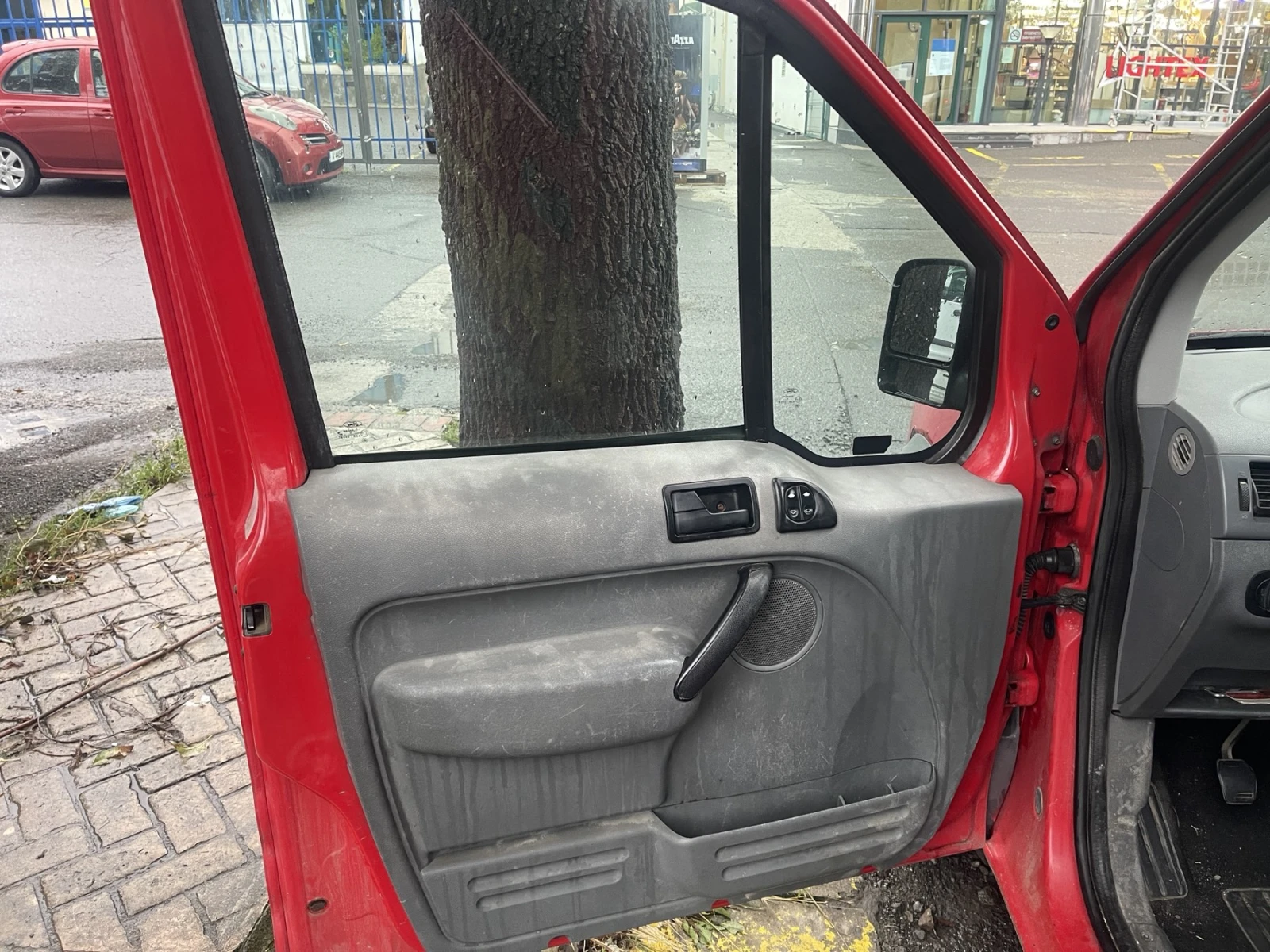 Ford Tourneo Connect L 6+ 1 - изображение 2 | Auto.bg Ford Tourneo Connect L 6+ 1 - изображение 2