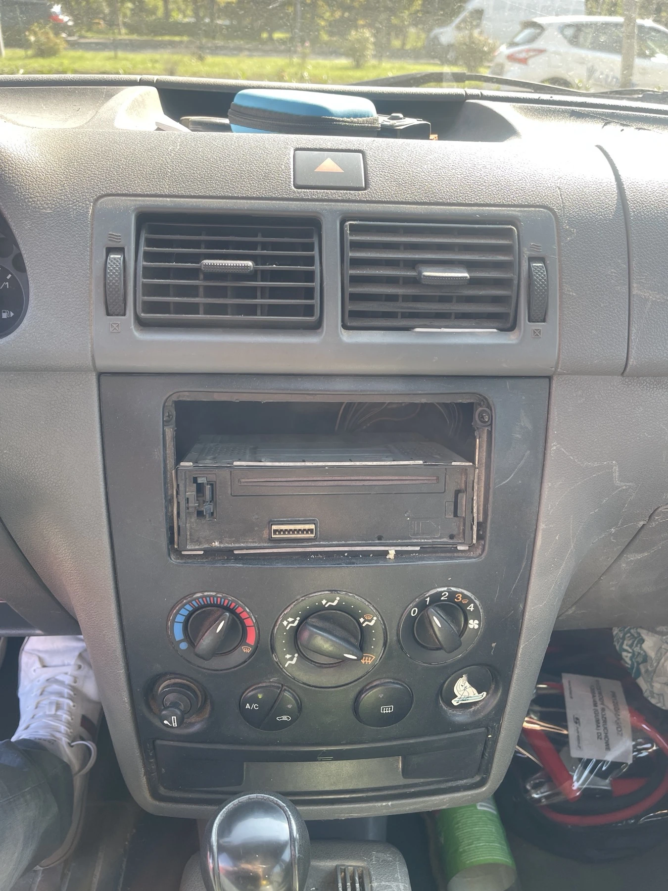 Ford Tourneo Connect L 6+ 1 - изображение 3 | Auto.bg Ford Tourneo Connect L 6+ 1 - изображение 3